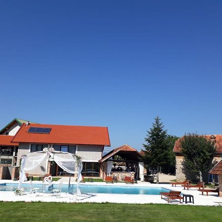 Hostel Majsic Otočac Buitenkant foto