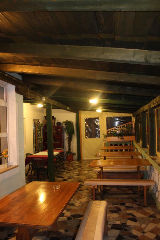 Hostel Majsic Otočac Buitenkant foto