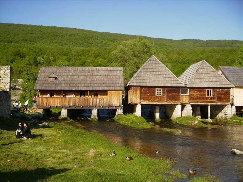 Hostel Majsic Otočac Buitenkant foto